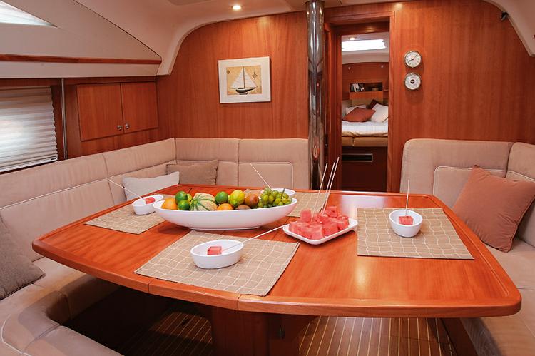 Jump aboard this beautiful Elan Marine Elan 434 Impression