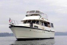 Celebrate NYC in comfort on this luxurious motor yacht