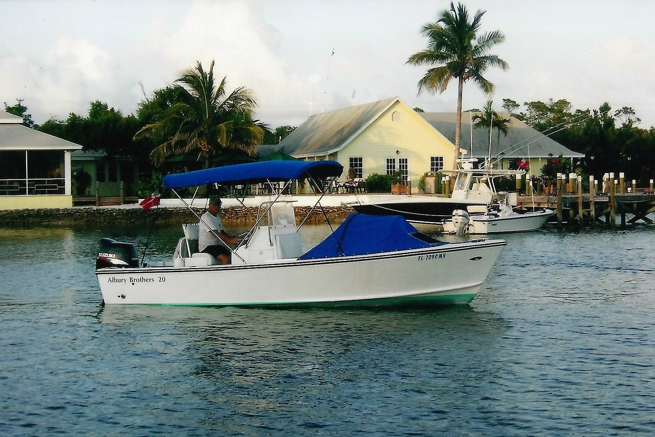 Motor 20.0’ Albury Brothers Boat Rental in Jupiter 750 Sailo