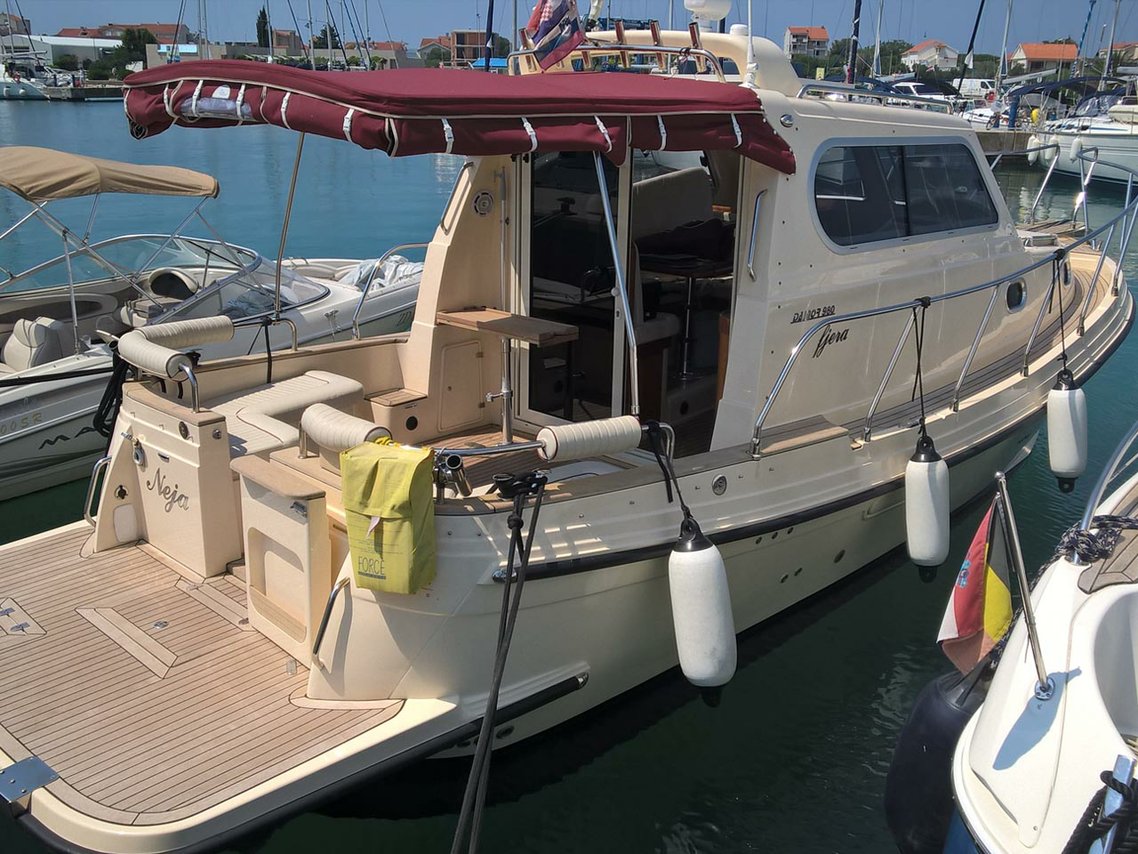 Damor Motor Boat Rental Zadar region, HR 6132 Sailo
