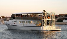 Have fun in Newport Beach aborad this luxurious motor yacht