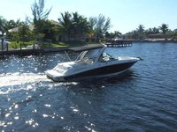 Make your upcoming vacation memorable onboard 25' Sea Ray