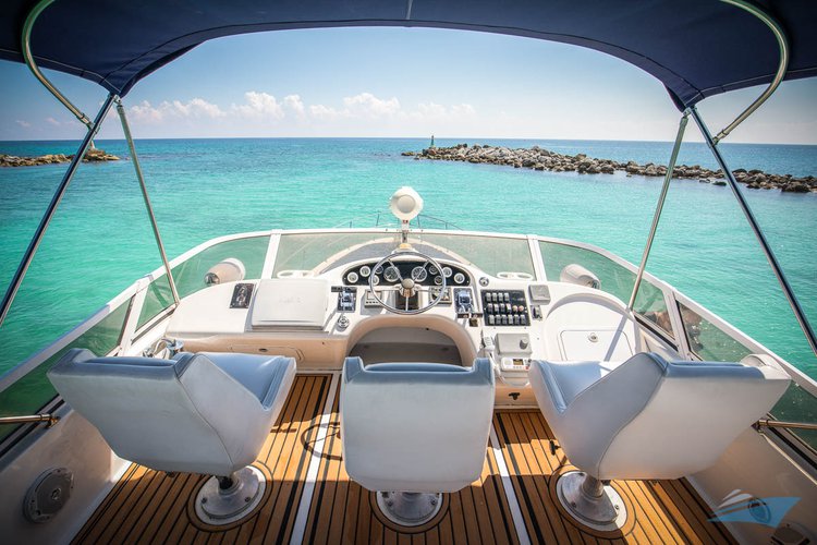 Luxury Motor Boat Rental Puerto, MX Sea Ray Yacht Sailo 11762