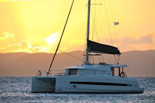 Experience Whitsundays on board this elegant 40 ft catamaran