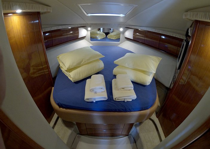 Motor yacht boat for rent in 
