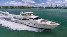 70 ft like new Ferretti yacht
