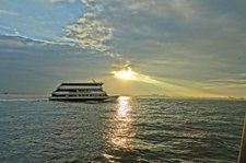 Cruise New York onboard this versatile yacht