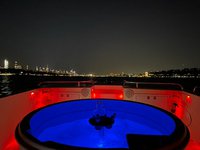 Throw A HOT TUB PARTY on the HUDSON !