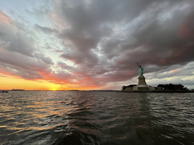 Discover Hoboken surroundings on this Cherubini 44 Cherubini boat
