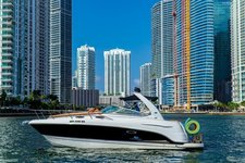 (GET 1 HOUR FREE) Cruise in style and comfort with this chaparral 29