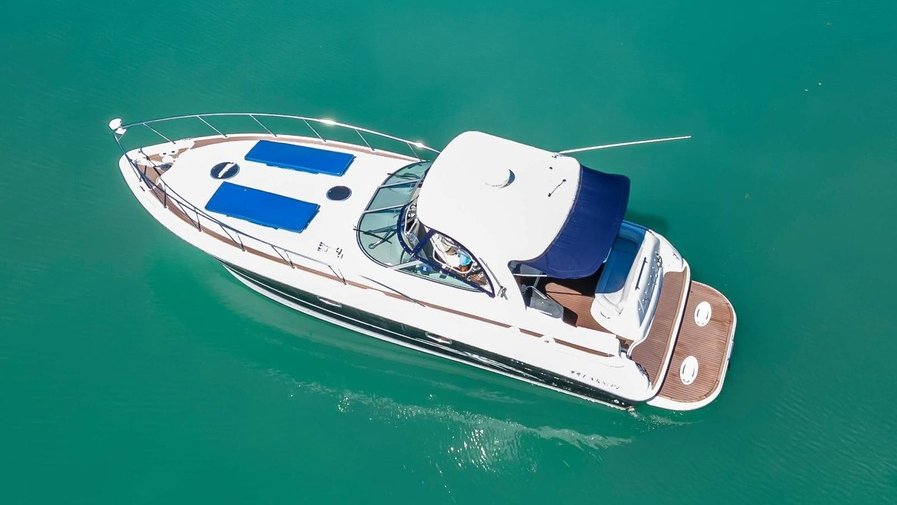 Luxury Motor Boat Rental Miami, FL Larson Yacht Sailo 51904