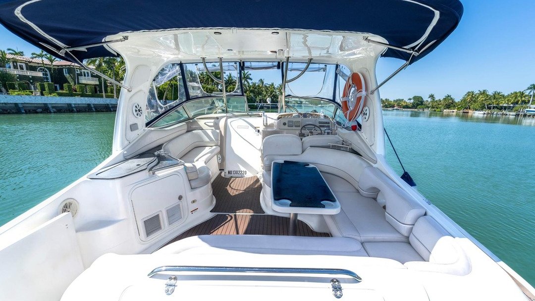 Luxury Motor Boat Rental Miami, FL Larson Yacht Sailo 51904