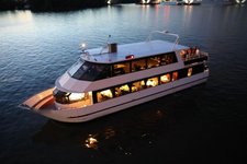 Explore Washington on an elegant motor yacht