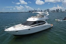 Luxury Flybridge Yatch in Biscayne Bay