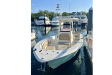 2019 25' Twin Engine Center Console - Perfect for Sandbar or Fishing!