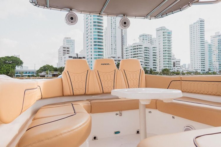 Motor boat boat rental in Marina Santacruz, Colombia