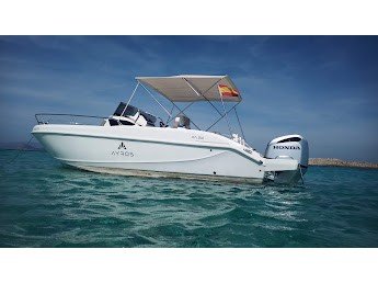 The perfect boat charter to enjoy ES in style