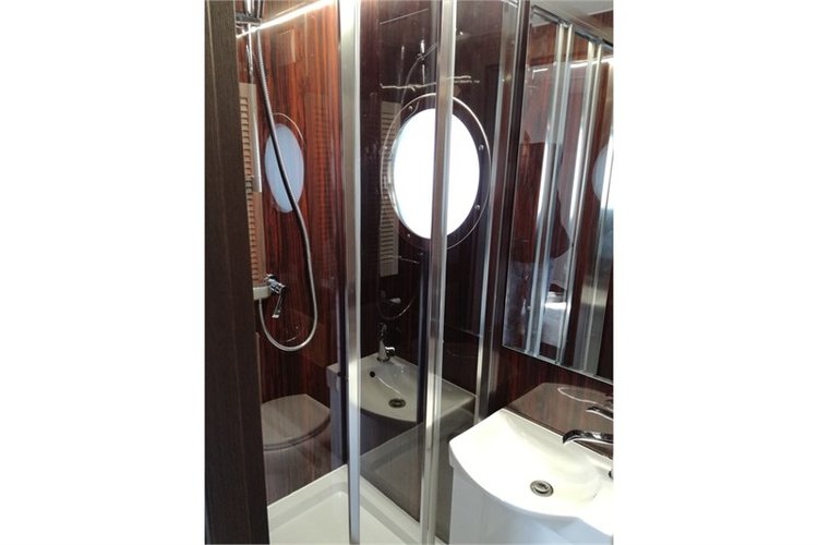 Motor 29.6’ Boat Rental in Drachten 80705 Sailo