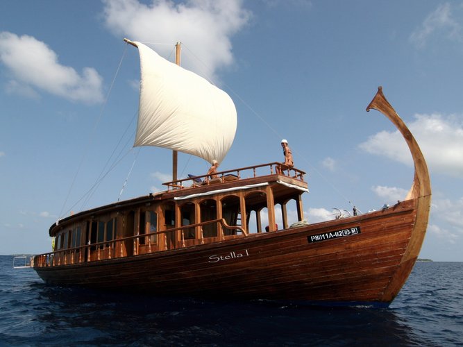 Beautiful  Wooden motor yacht ideal for cruising and fun in the sun!