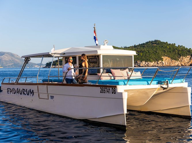 Charter this amazing sailboat in Dubrovnik