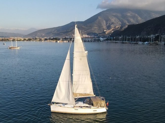 The perfect boat charter to enjoy TR in style