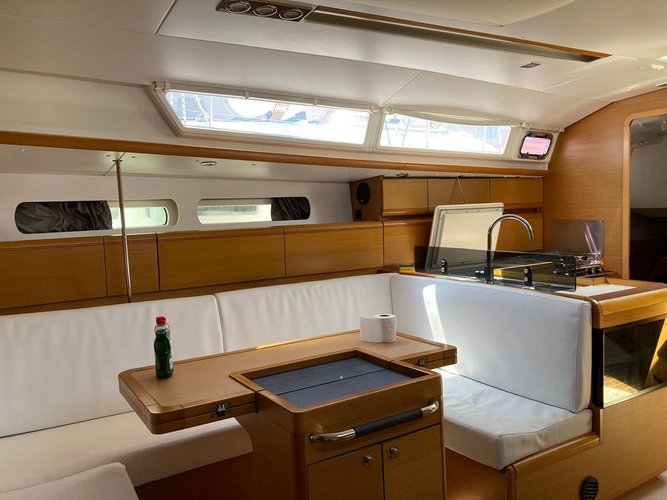 Discover Dènia surroundings on this Sun Odyssey 49 Jeanneau boat