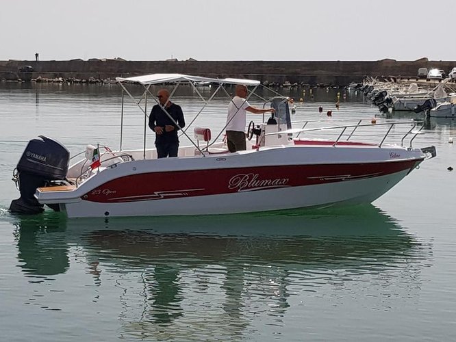 Go on a nautical adventure on this elegant motor boat