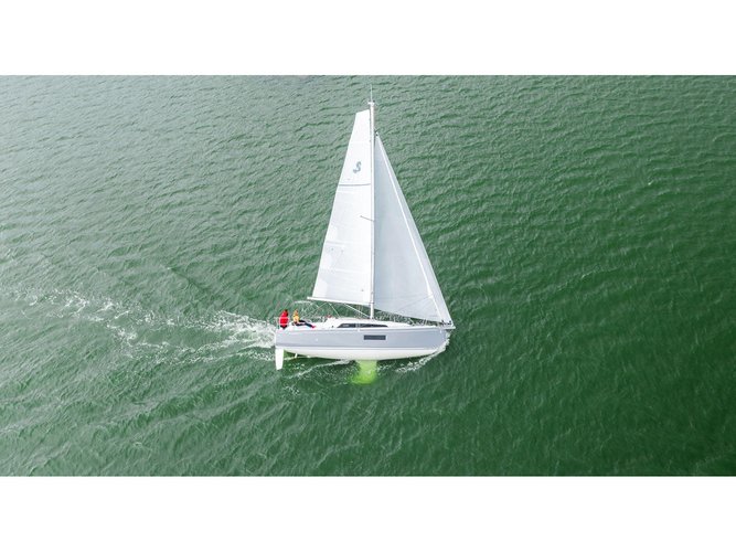 Unique experience on this beautiful Beneteau Oceanis 30.1