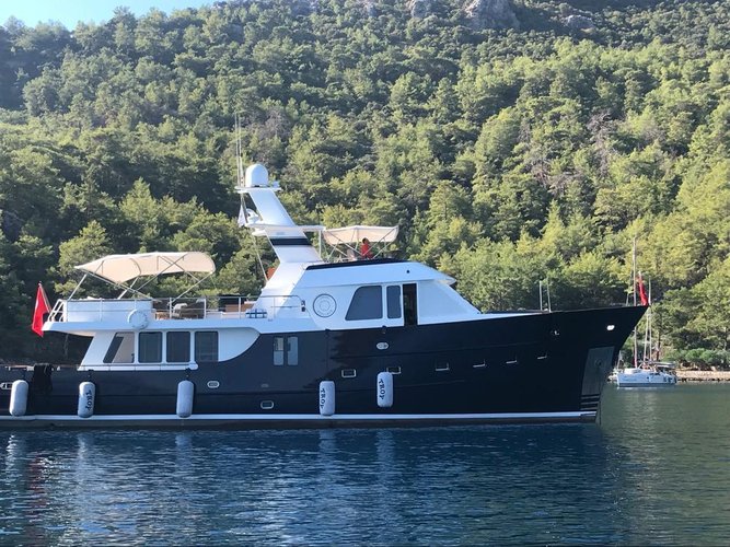 Rent this motor boat for a true boating adventure