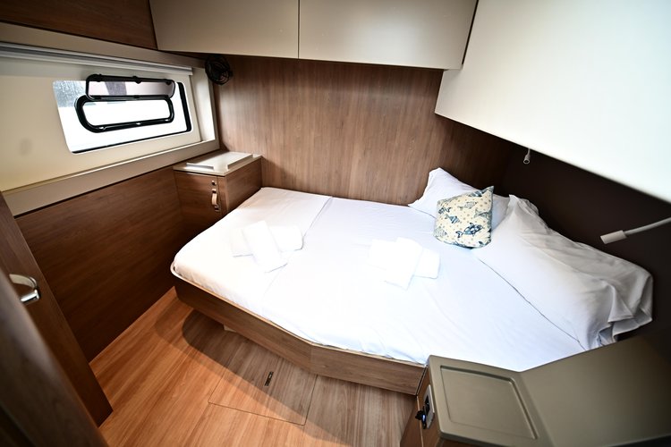 This 48.6' Bali Catamarans cand take up to 10 passengers around Salerno