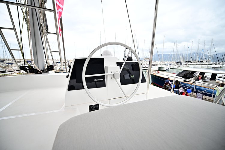 This 48.6' Bali Catamarans cand take up to 10 passengers around Salerno
