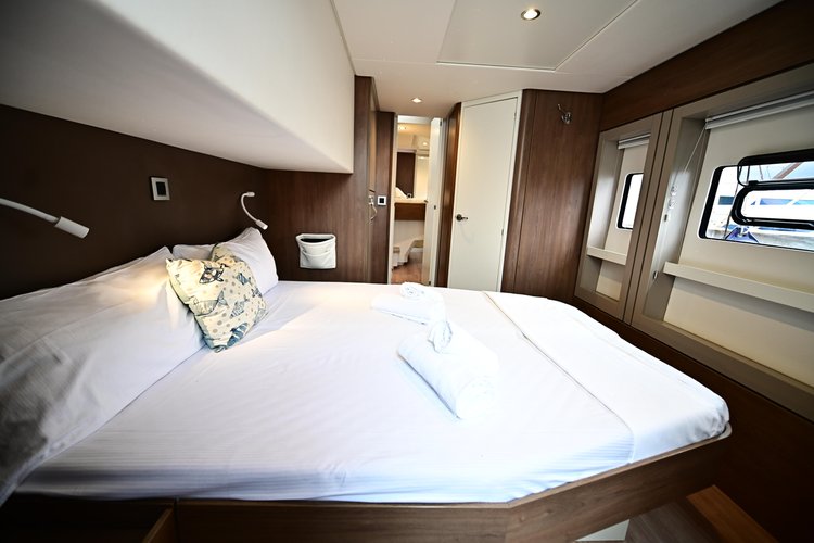 This 48.6' Bali Catamarans cand take up to 10 passengers around Salerno