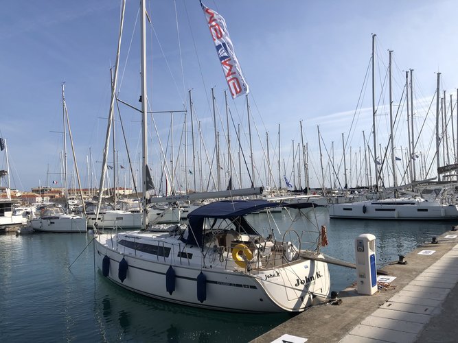 Unique experience on this beautiful Bavaria Yachtbau Bavaria Cruiser 37 - 3 cab.