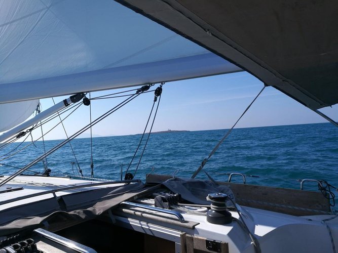 Monohull boat rental in Campania, Italy