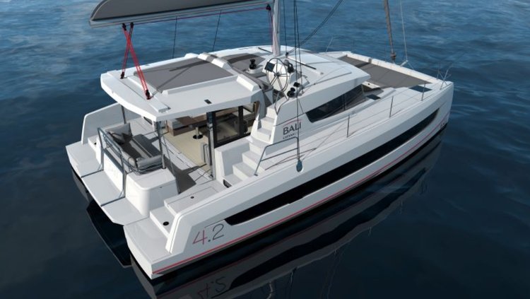 Climb aboard this sailboat for a great sailing experience!
