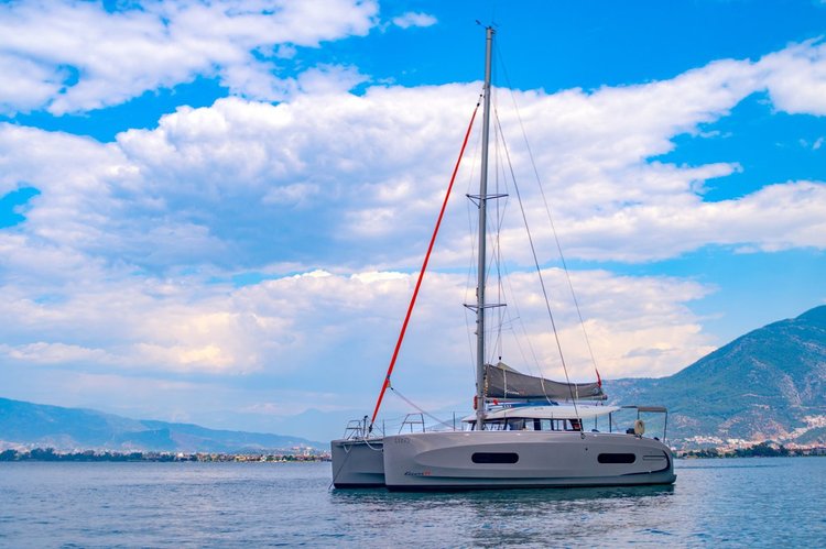 The perfect boat charter to enjoy TR in style