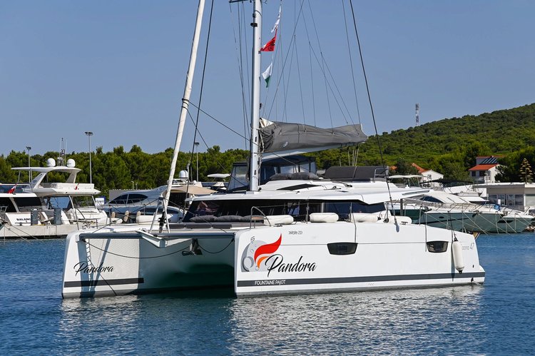 Explore Zadar region on this beautiful sailboat for rent