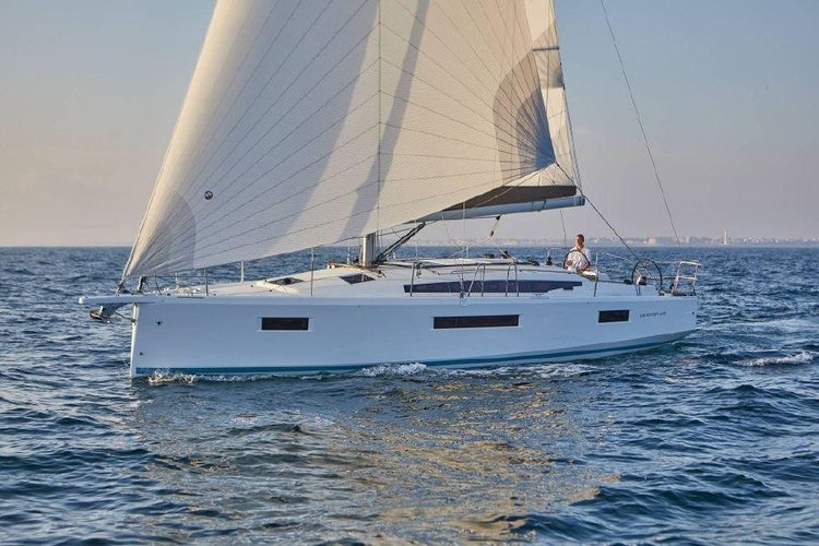 Jump aboard this beautiful Jeanneau Sun Odyssey 410 - 3 cab.