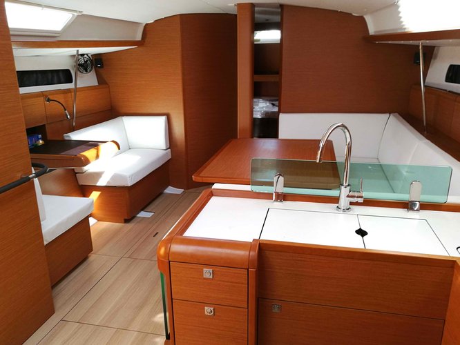 Monohull boat rental in Campania, Italy