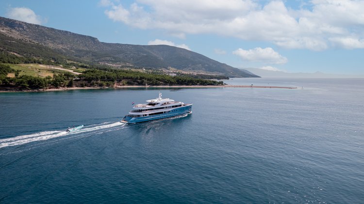 This 160.8'  cand take up to 28 passengers around Split