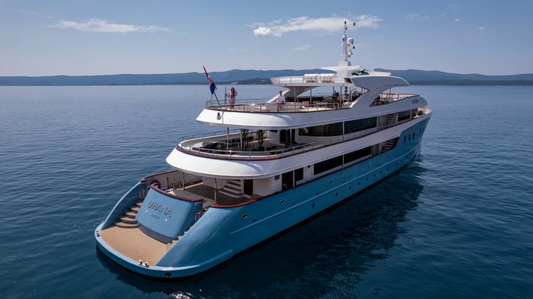 Motor yacht boat for rent in Split