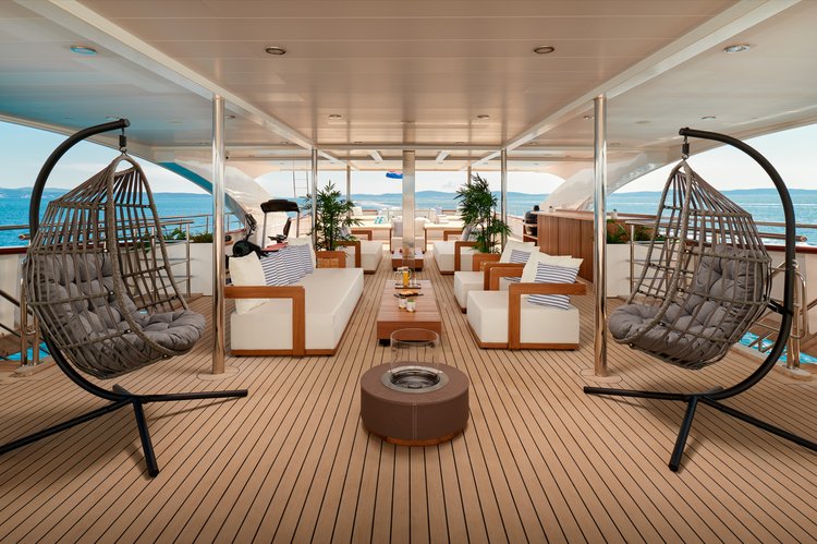This 160.8'  cand take up to 28 passengers around Split