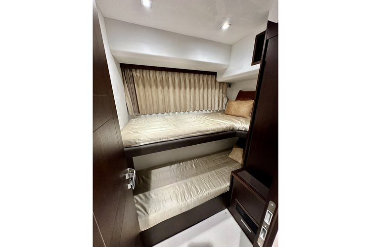 Discover St Petersburg surroundings on this 470 Skydeck Custom boat