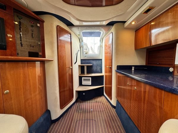 Cruiser boat for rent in golfe juan