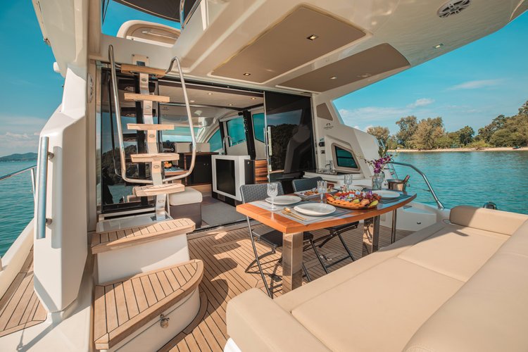 This 55.0' Cranchi cand take up to 10 passengers around Phuket