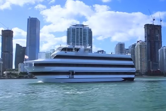 This 120.0' Custom cand take up to 350 passengers around Hollywood