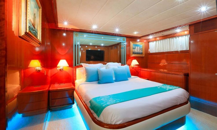 Boating is fun with a Motor yacht in Phuket