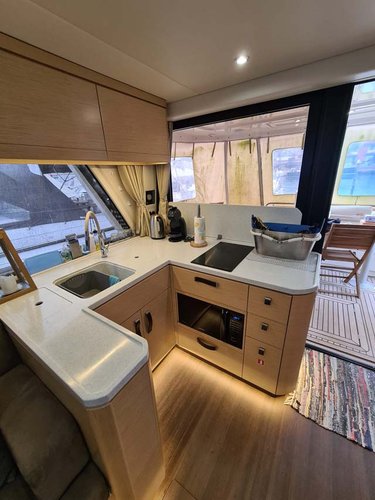 Motor yacht boat for rent in Primorska 