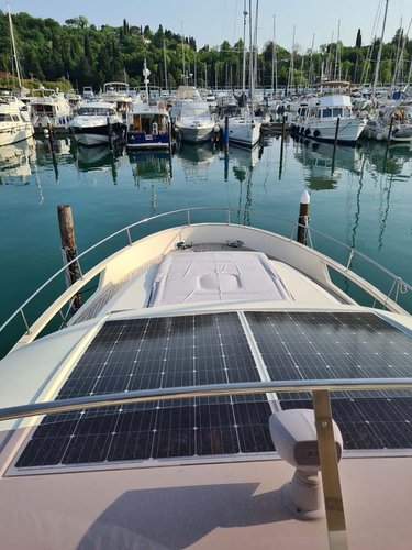 52.4 feet Greenline Yachts in great shape