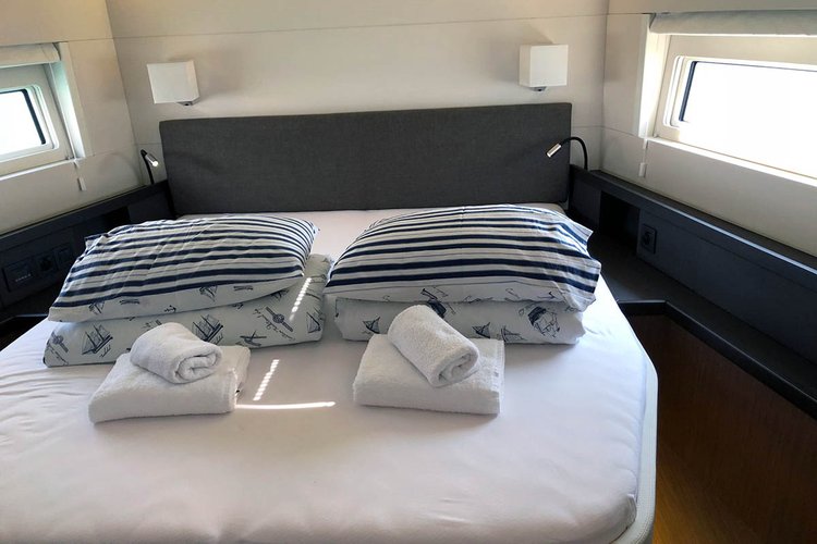 Up to 10 persons can enjoy a ride on this Beneteau boat